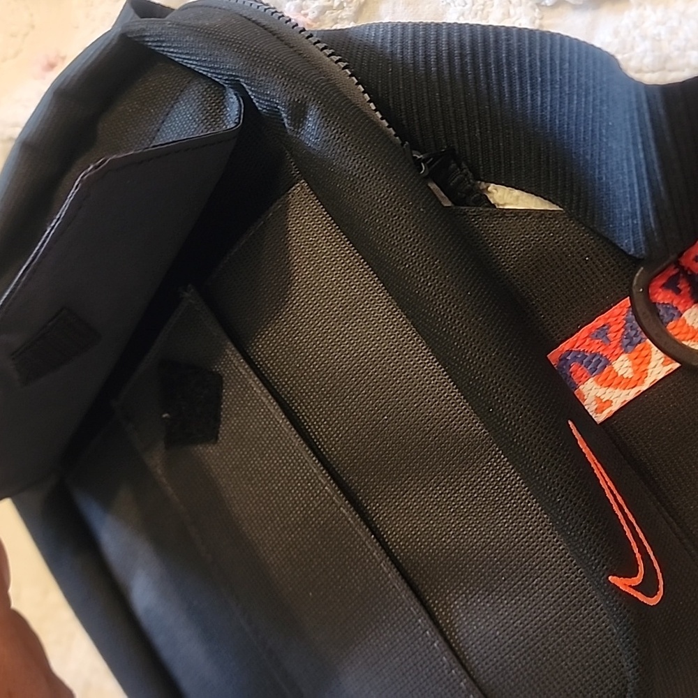 Nike Kyrie Crossbody Sling Bag In Black  NWOT - Picture 6 of 6